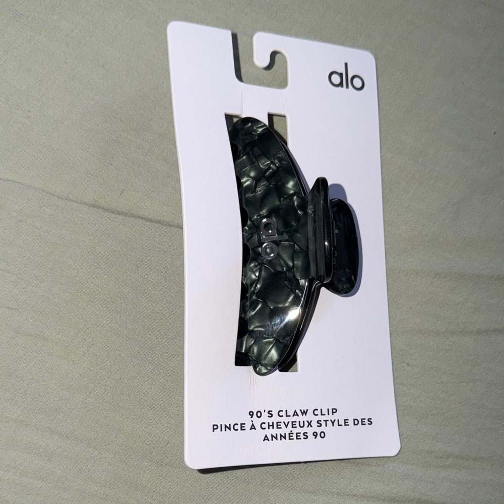Alo Yoga 90’s Claw Clip - Clover Green Agate